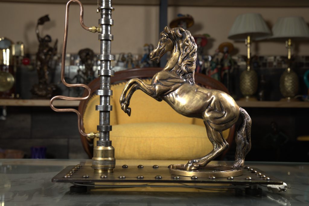 Lámpara Caballo Relinchando en Bronce